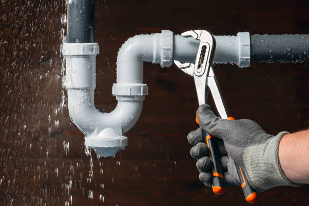 Professional Gas Line Repair technician working in Wells, ME